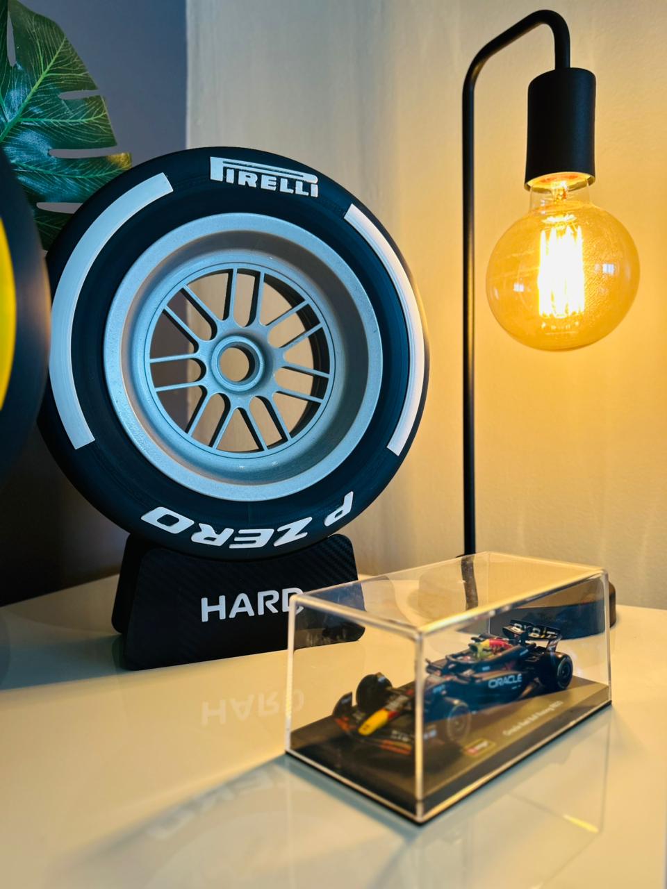 Pneu Hard - 2025